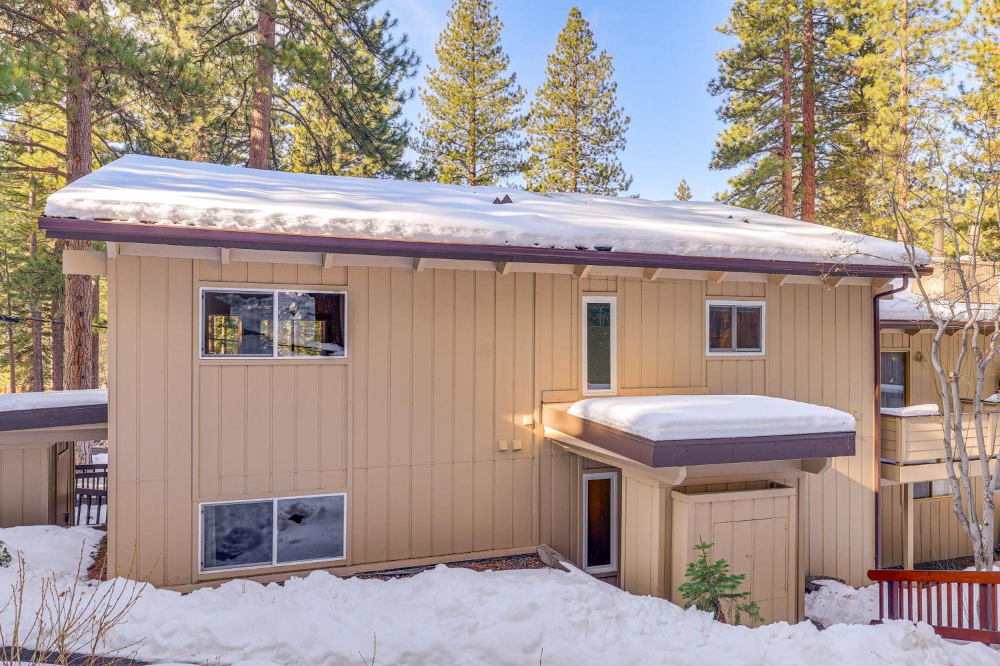 Incline Village Condo With Deck 1 Mi To Lake Tahoe Exterior photo